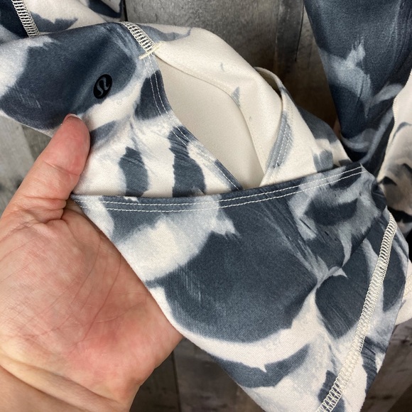 Lululemon Wunder Under Dance Pant Size 12 - Picture 8 of 12